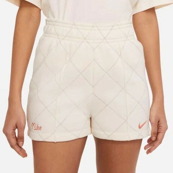 Nike Sportswear Fleece Lined Quilted Diamond Cream Sweat Shorts Women's Large - Picture 1 of 7